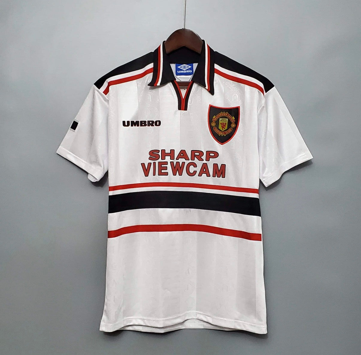 חולצה רטרו מנצסטר יוניטד 1997