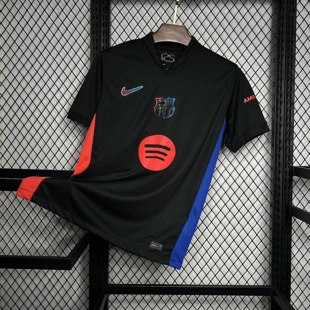 ברצלונה 2024-25 חוץ