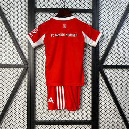 חליפת ילדים – באירן מינכן בית 25/26